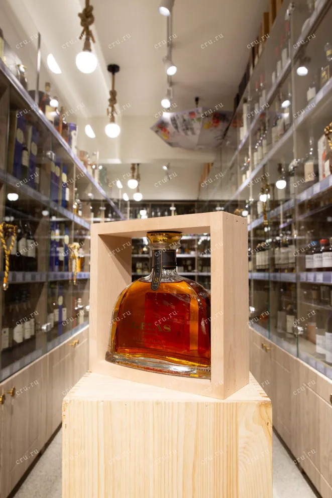 В магазине Крю Профи Gelas Bas Armagnac 8 years decanter in wooden box 0.7 л