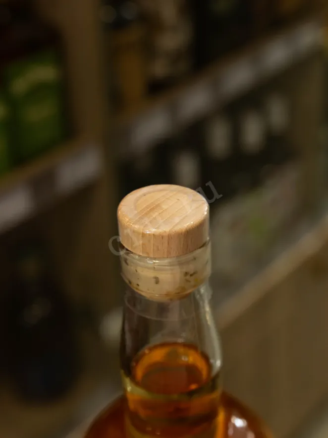 Пробка Distillerie Bouju Single Malt Pineau Rouge 0.7 л