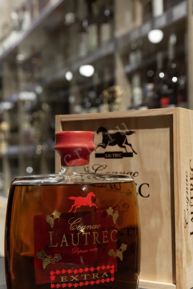 В магазине Крю Профи Lautrec Extra in wooden box 0.7 л