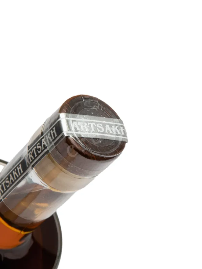 Пробка Artsakh Mulberry Silver 1 year 0.7 л