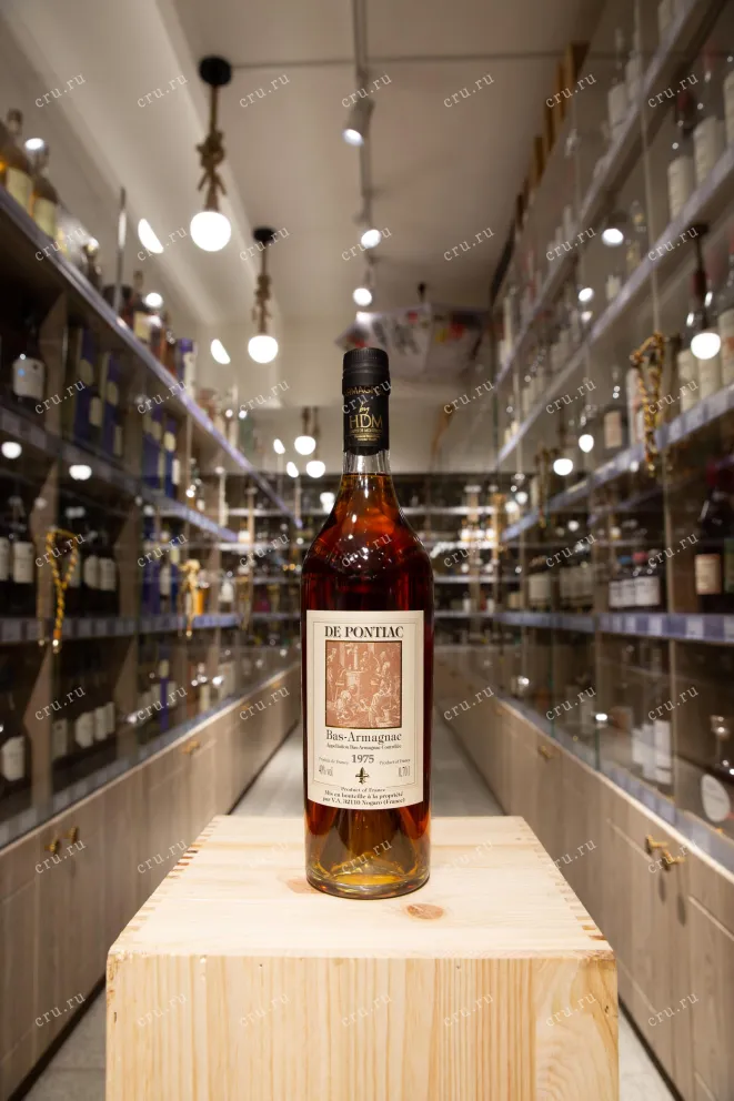 В магазине Крю Профи De Pontiac Bas Armagnac in gift box 1975 0.7 л