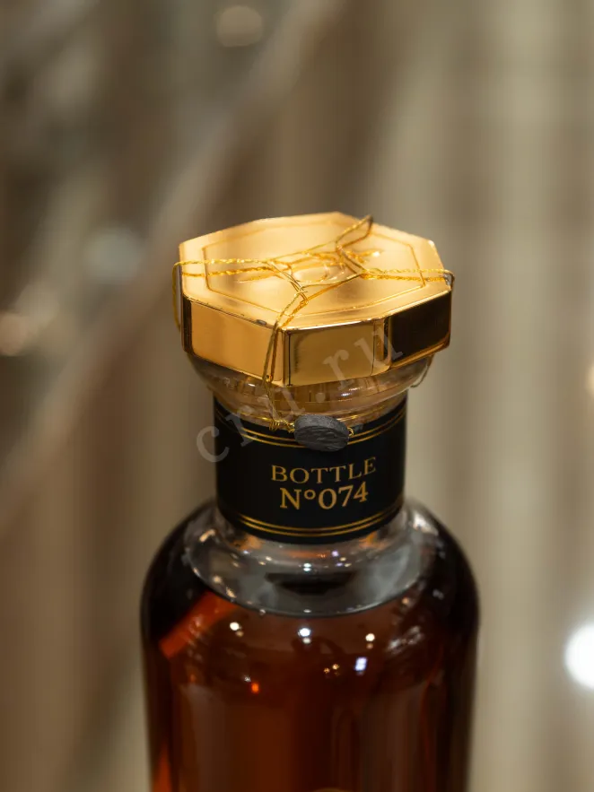 Пробка Dupuy Hors d Age Grande Champagne in gift box 0.7 л
