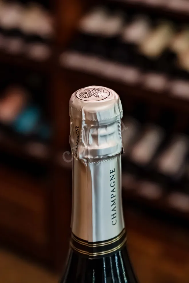 Пробка Champagne De Vilmont Cuvee Prestige Millesime Brut gift box 2016 0.75 л