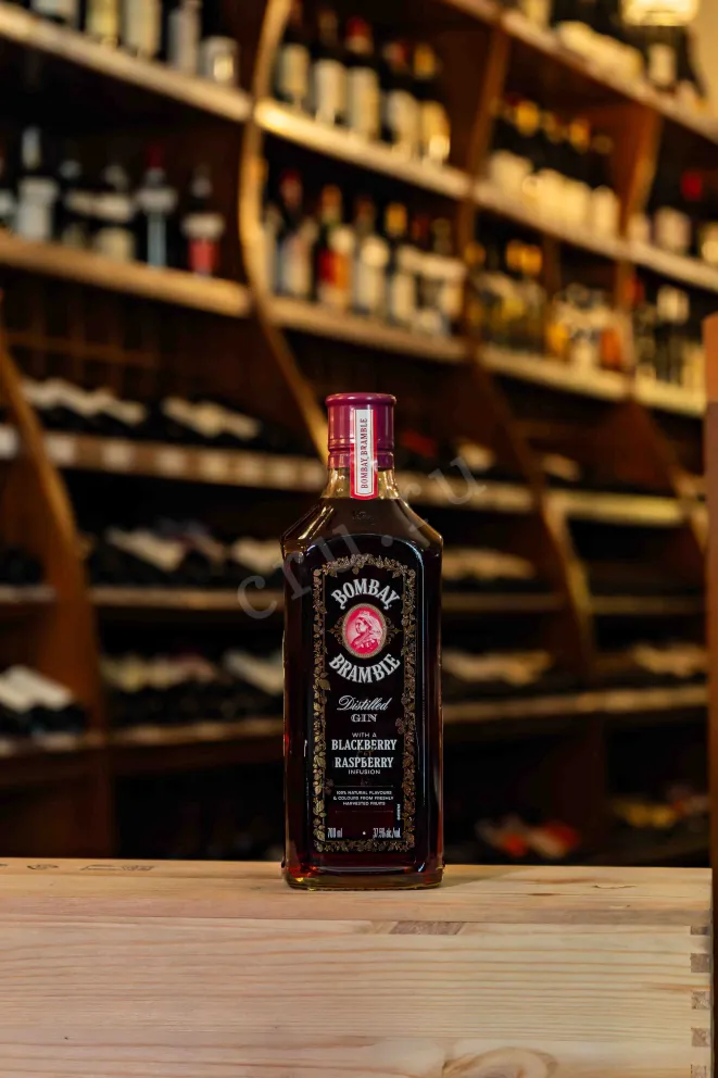 В магазине Крю Профи Bombay Bramble  0.7 л