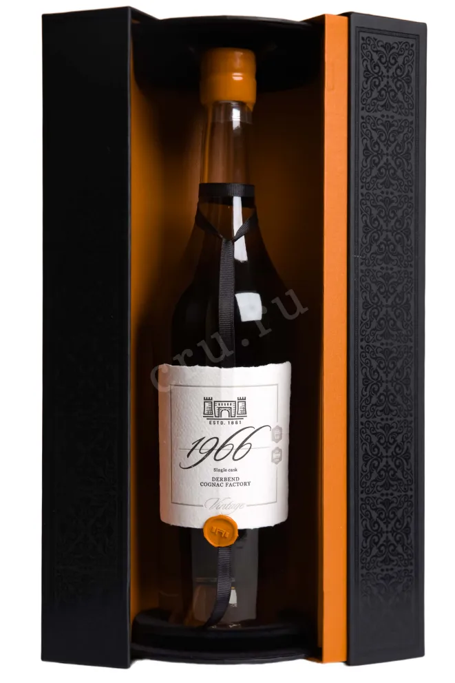 В подарочной коробке Derbend Vintage in gift box 1966 0.7 л