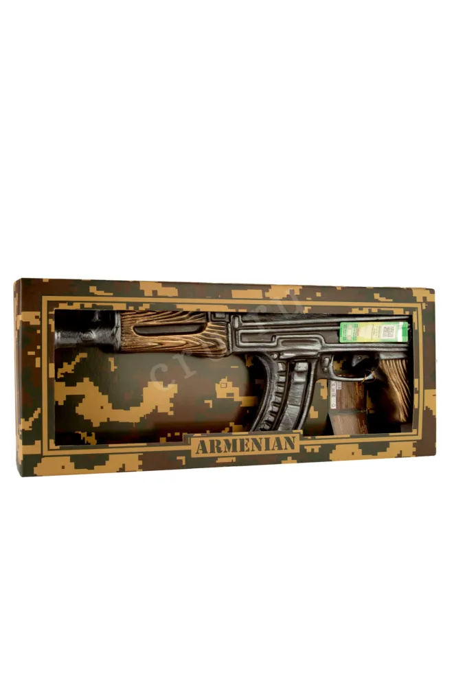 Коньяк Прошян Автомат 7 лет в подарочной упаковке  0.75 л