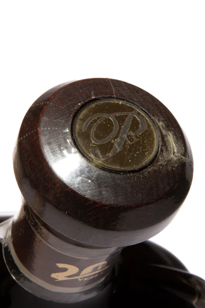 Пробка Sardarapat XO 20 years in gift box 0.75 л