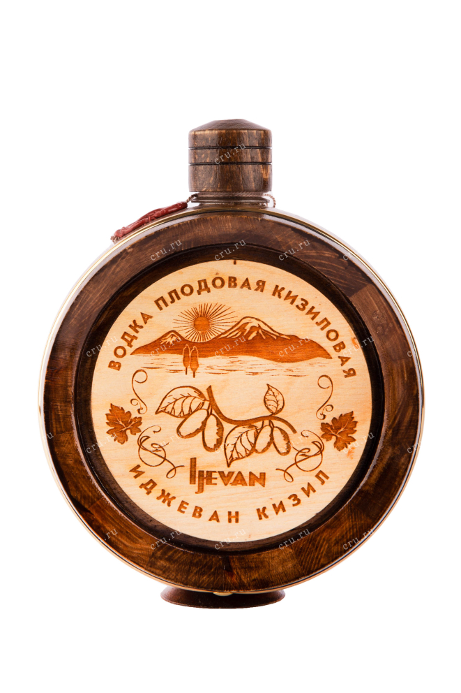 Бутылка водки Ijevan Dogwood in wooden barrel 0.7
