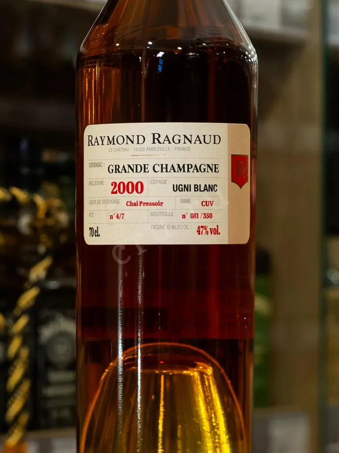 В магазине Крю Профи Raymond Ragnaud Millesime Grande Champagne in gift box 2000 0.7 л