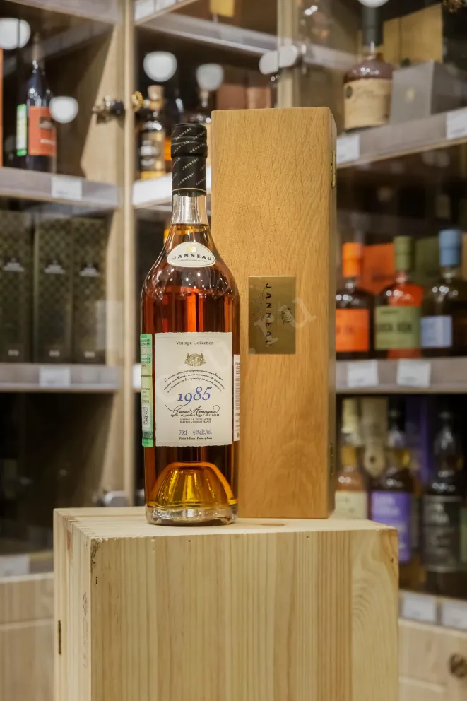 В магазине Крю Профи Janneau 1985 0.7 л