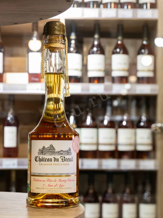 В магазине Крю Профи Chateau du Breuil Finition en Futs d Sherry Oloroso 7 Ans d’Age in gift box 0.7 л