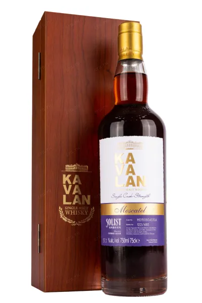 Виски Kavalan Solist Moscatel Single Cask Strength wooden box  0.75 л