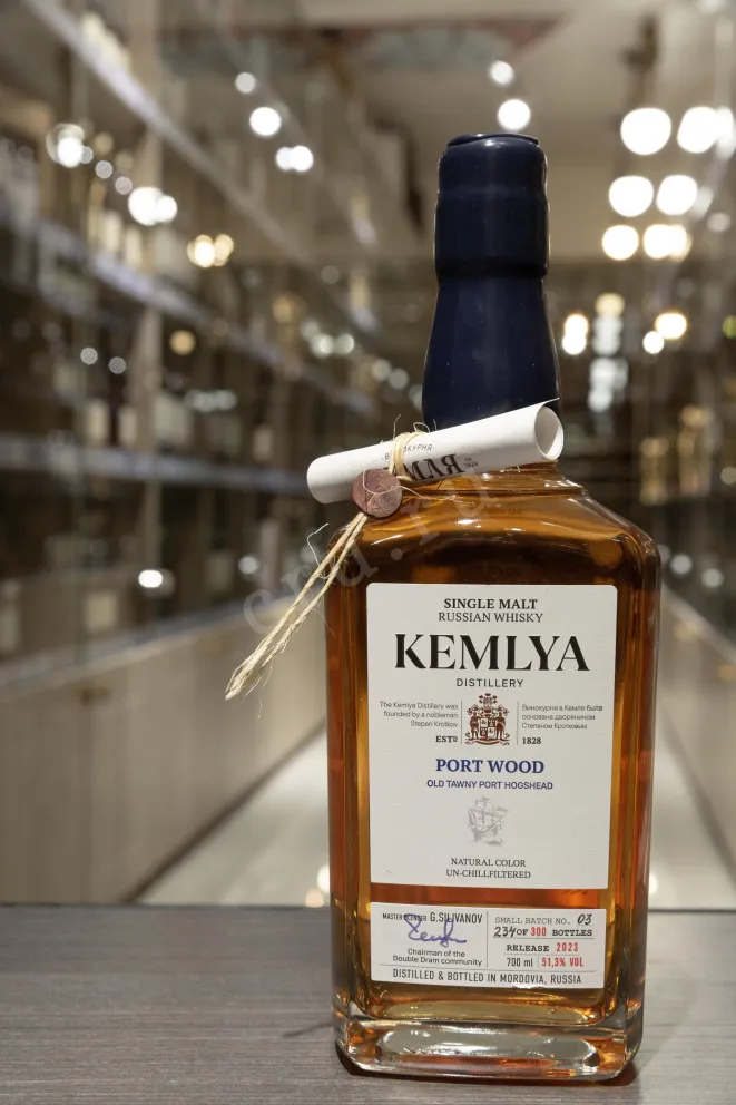 В магазине Крю Профи Kemlya Port Wood in wooden box 0.7 л