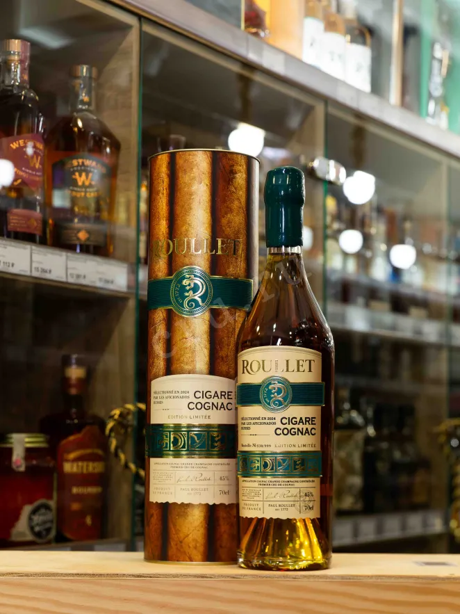 В магазине Крю Профи Roullet Cigare Grand Champagne in tube 0.7 л