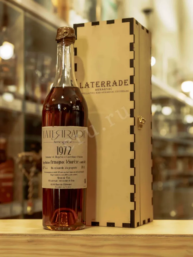 В магазине Крю Профи Laterrade Domaine de Miqueou Armagnac Tenareze in wooden box 1972 0.7 л