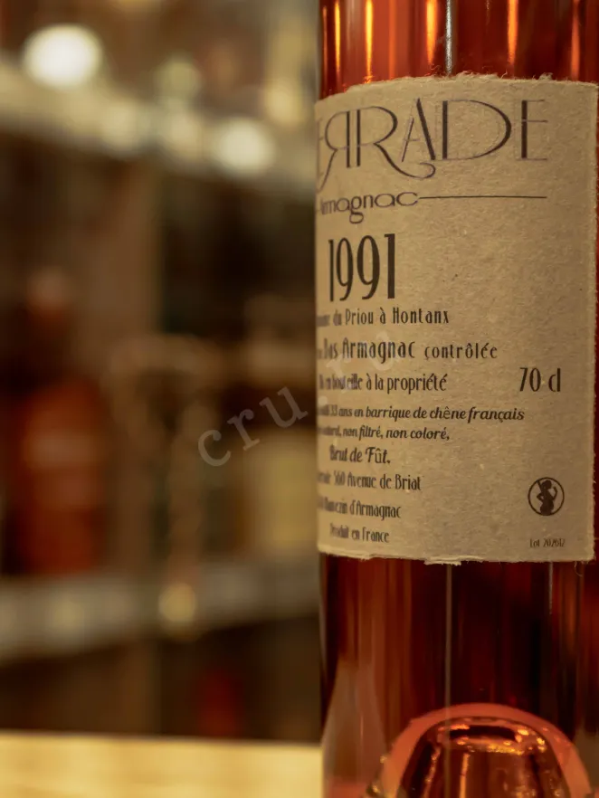 В магазине Крю Профи Laterrade Domaine du Priou Bas Armagnac in wooden box 1991 0.7 л