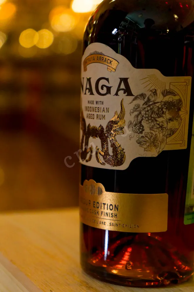 В магазине Крю Профи Naga Baravia Arrack Anggur Edition Red Wine Cask Finish in tube 0.7 л