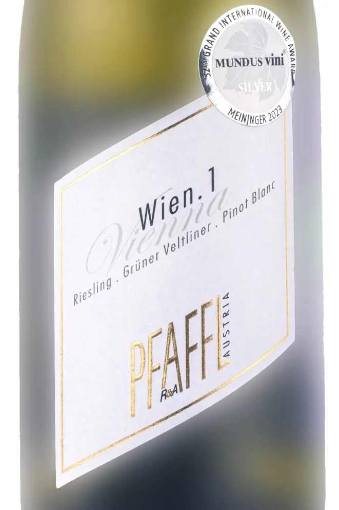 Этикетка Weingut R&A Pfaffl 2023 0.75 л