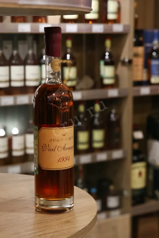В магазине Крю Профи Jean Cave Vieil in gift box 1994 0.7 л