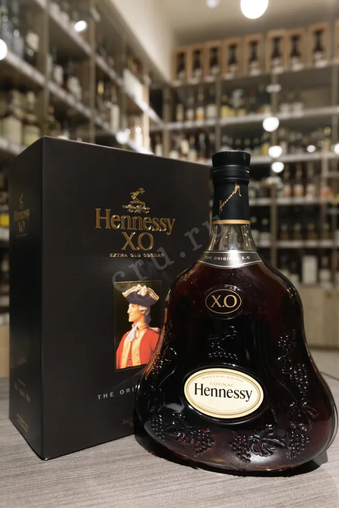В магазине Крю Профи Hennessy XO in gift box 1 л