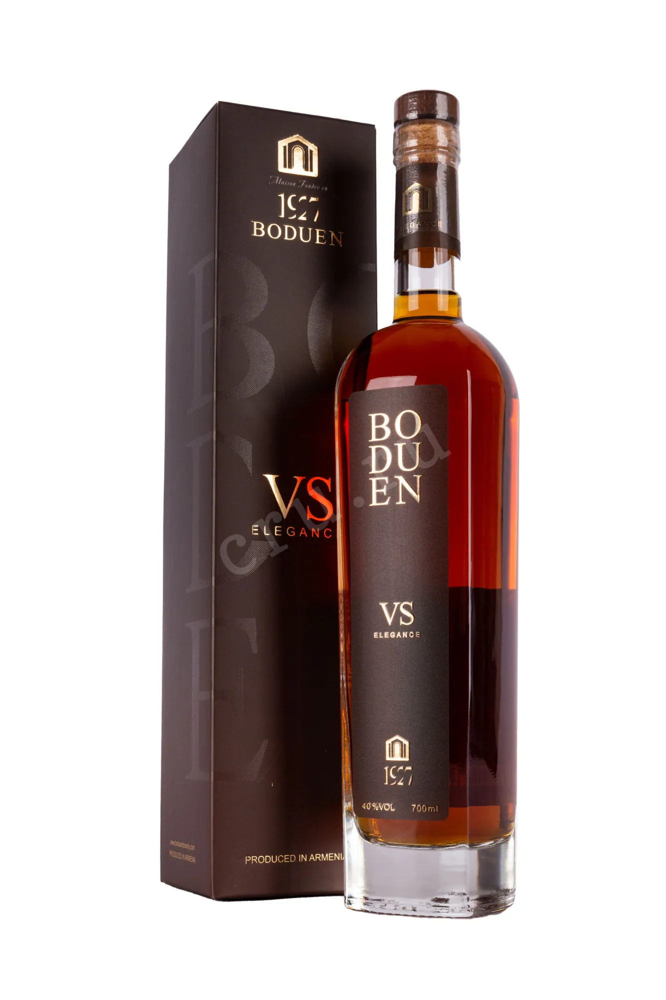 Фото — Коньяк Бодуен 5 лет в подарочной упаковке   0.7 л