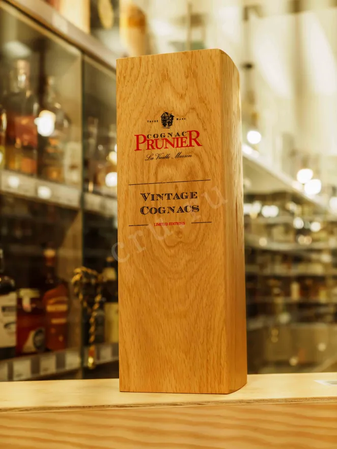 В магазине Крю Профи Prunier Fins Bois Vintage 1974 0.7 л
