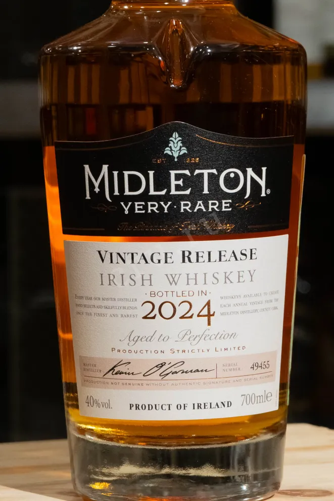 В магазине Крю Профи Midleton Very Rare Vintage Release gift box 0.7 л