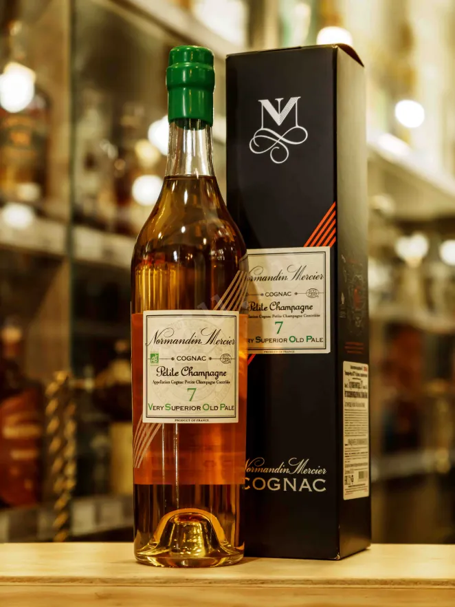 В магазине Крю Профи Normandin-Mercier Petite Champagne VSOP in gift box 0.7 л