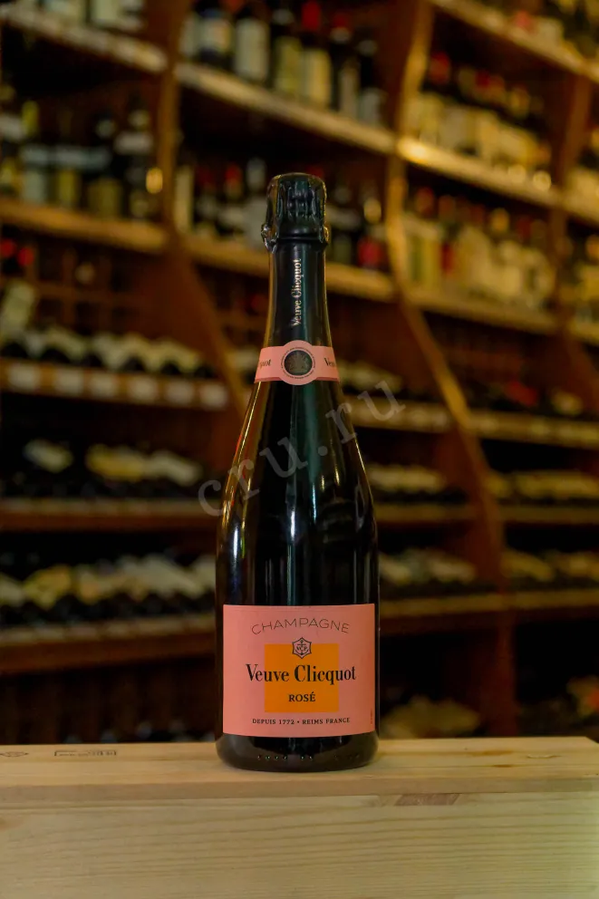 В магазине Крю Профи Veuve Clicquot Brut Rose 2019 0.75 л