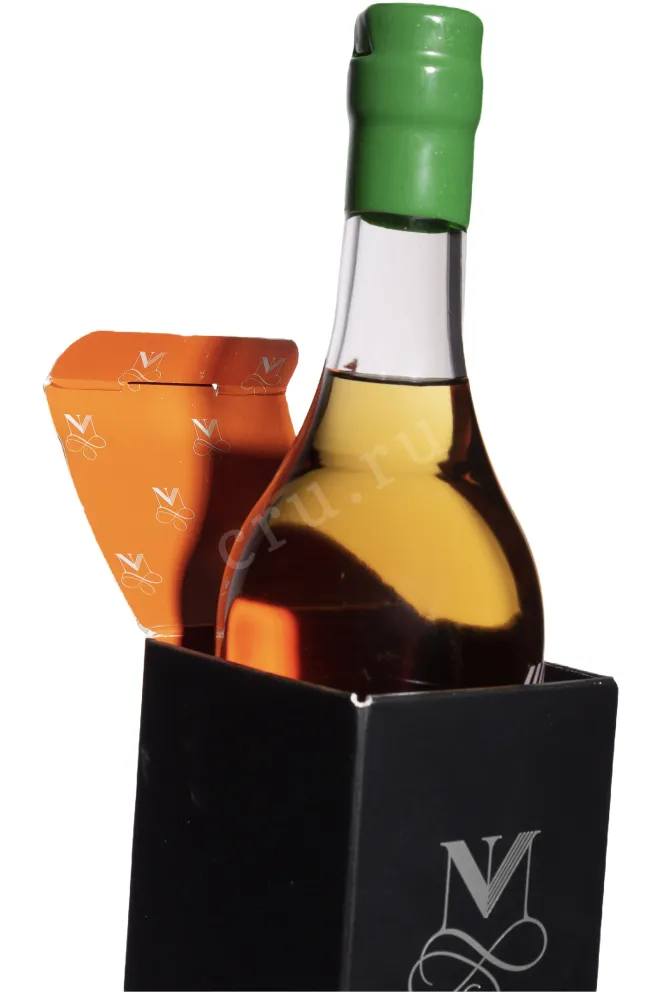 В подарочной коробке Normandin-Mercier Petite Champagne VSOP in gift box 0.7 л