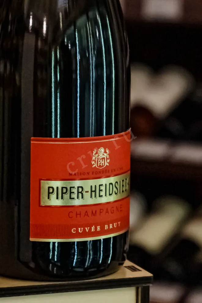 В магазине Крю Профи Piper Heidsieck Cuvee Brut in gift box 2020 0.75 л