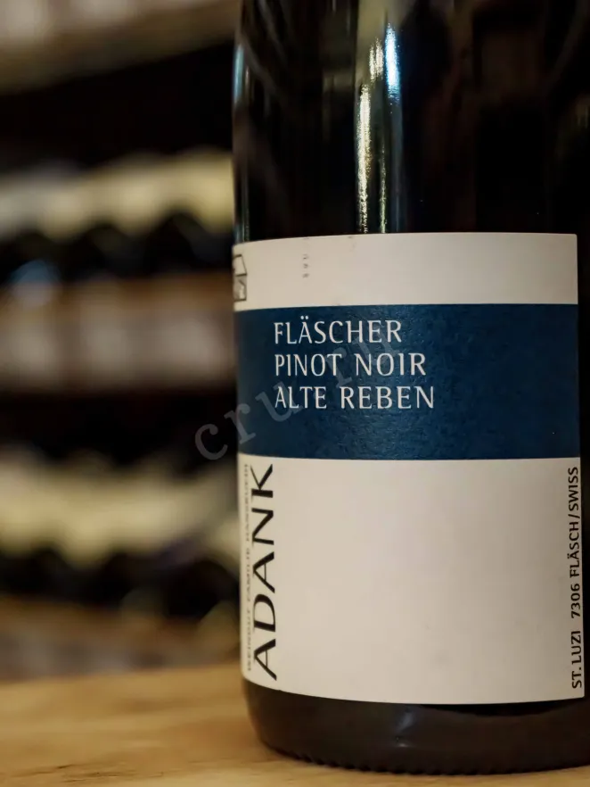 В магазине Крю Профи Adank Flascher Pinot Noir Alte Reben AOC Graubunden 2023 0.75 л