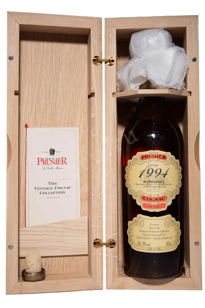 В деревянной коробке Prunier Vintage 1994 Borderies AOC in wooden box 1994 0.7 л