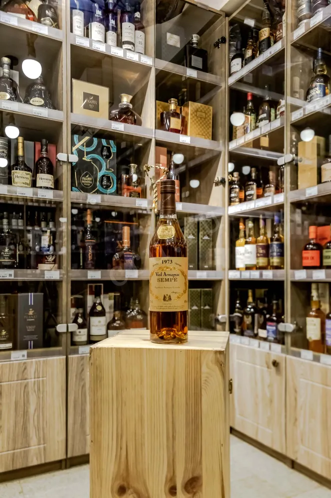 В магазине Крю Профи Sempe 1973 0.7 л