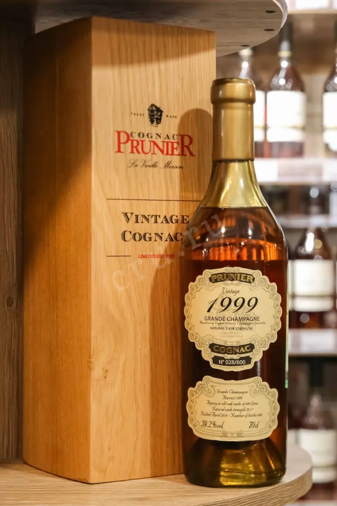 В магазине Крю Профи Prunier Grande Champagne Vintage 1999 wooden box 1999 0.7 л