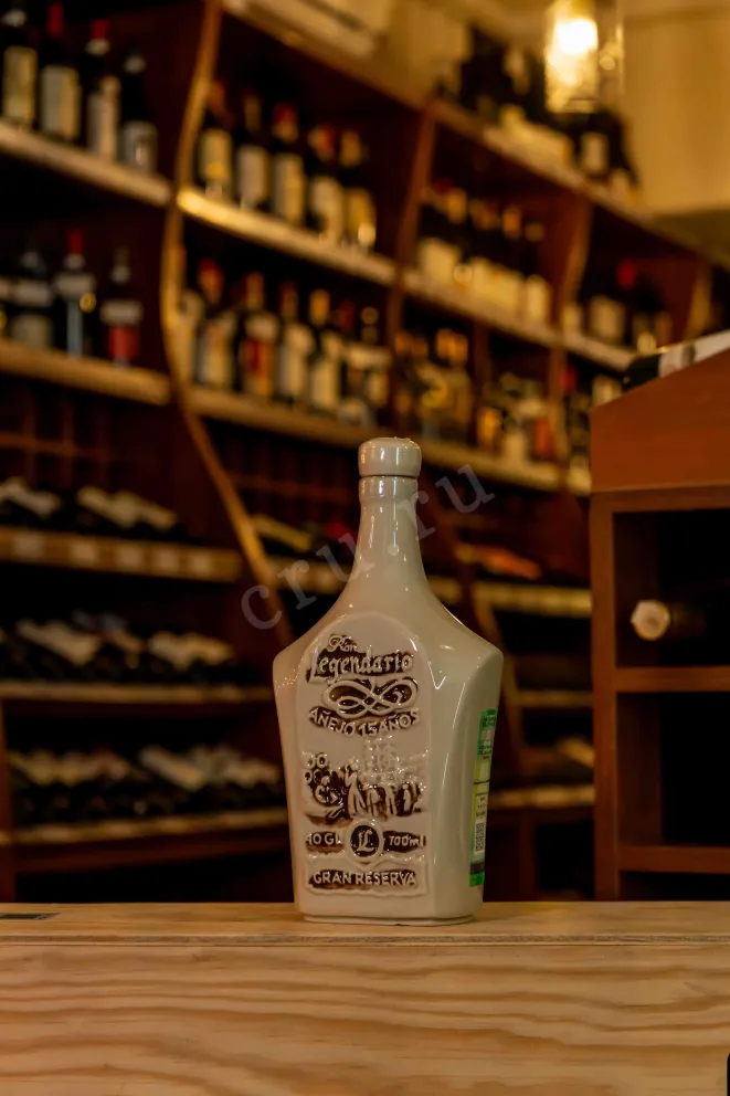 В магазине Крю Профи Legendario Ron Gran Reserva 15 years ceramics in wooden box 0.7 л