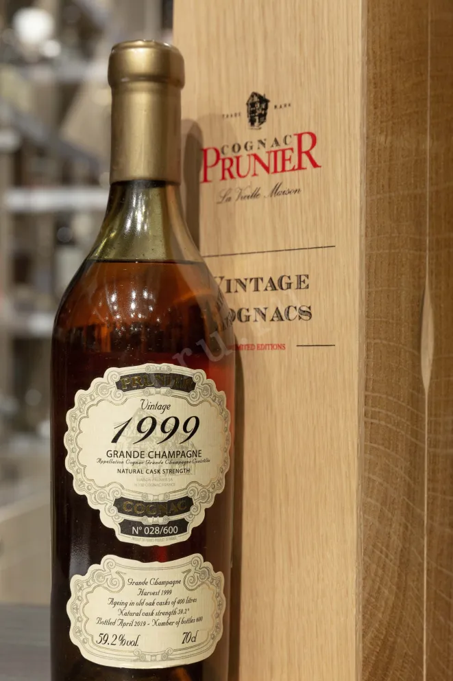 В магазине Крю Профи Prunier Grande Champagne Vintage 1999 wooden box 1999 0.7 л