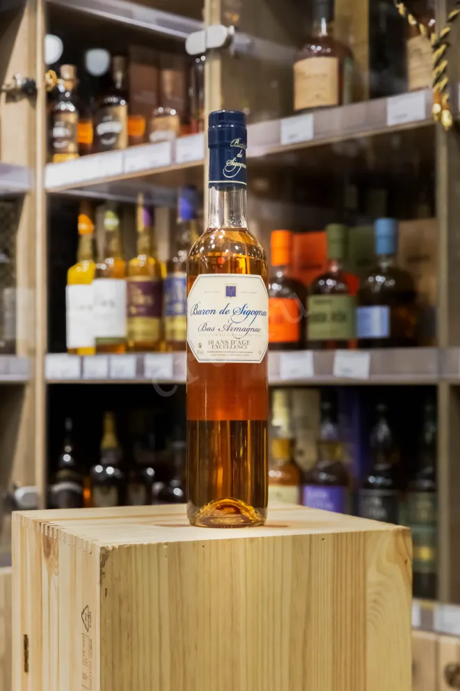 В магазине Крю Профи Baron de Sigognac 10 ans d'age 0.5 л