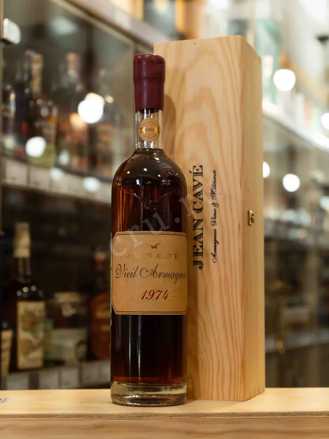 В магазине Крю Профи Jean Cave Vieil Armagnac AOC wooden box 1974 0.7 л