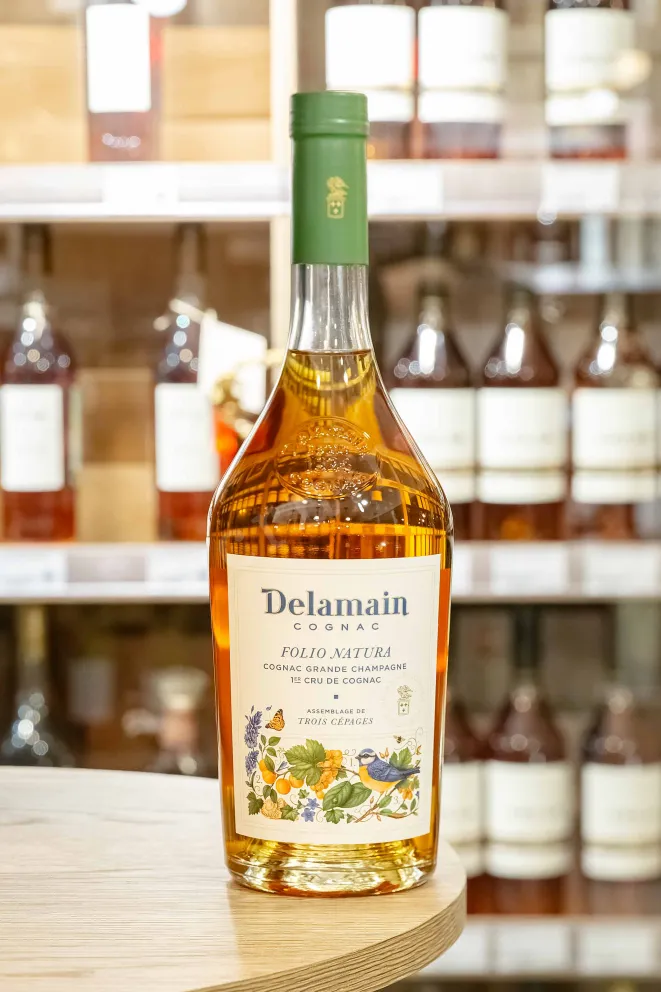 В магазине Крю Профи Delamain Folio Natura in gift box 0.7 л