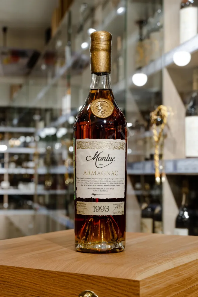 В магазине Крю Профи Monluc 1993 0.7 л