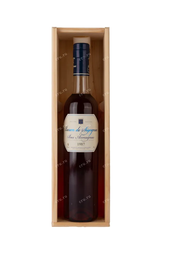 В деревянной коробке Armagnac Baron de Sigognac wooden box 1987 0.5 л