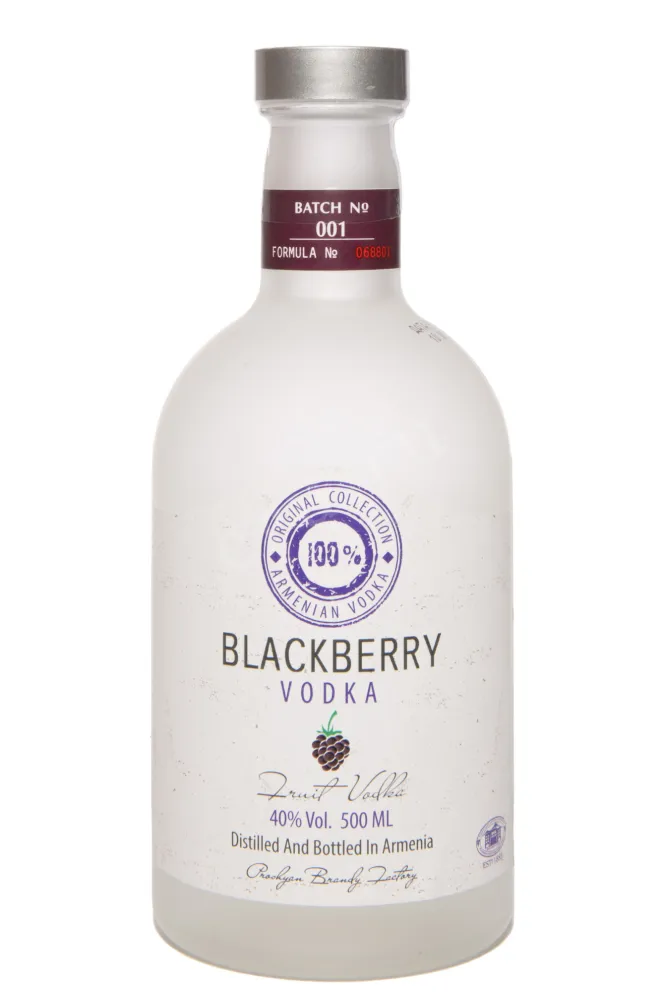 Водка Хент Ежевичная  0.5 л