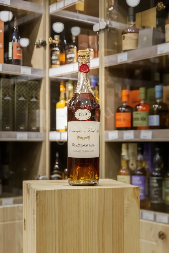 В магазине Крю Профи Laballe 1979 0.7 л