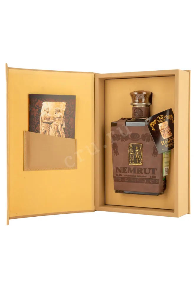 В подарочной коробке Ijevan Nemrut 30 years 0.75 л