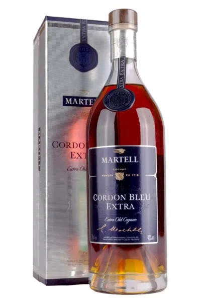 Коньяк Martell Cordon Blue in gift box  0.7 л