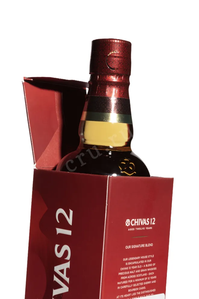 В подарочной коробке Chivas Regal 12 years 0.375 л