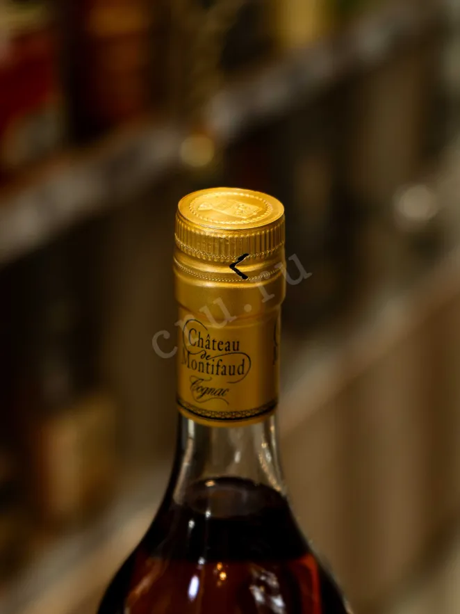 Пробка Chateau de Montifaud 10 years gift box 0.7 л