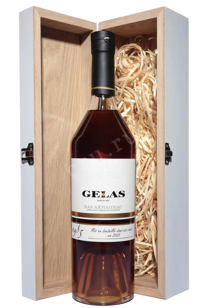 В деревянной коробке Gelas 1985 0.7 л