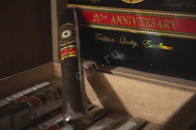 В магазине Крю Профи Perdomo 20th Anniversary Epicure 6x56 Maduro *24